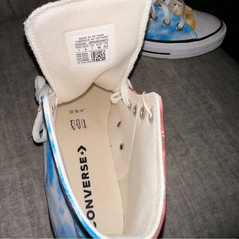 Nwot converse Chuck Taylor All Star Hi Sneaker – Tie Dye Color-